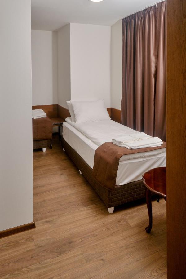 Hotel Splendid Pleven Exterior photo