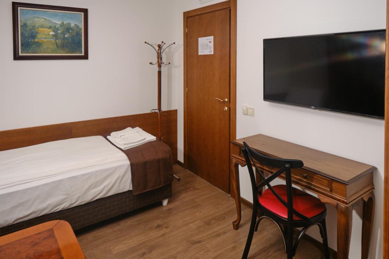 Hotel Splendid Pleven Exterior photo