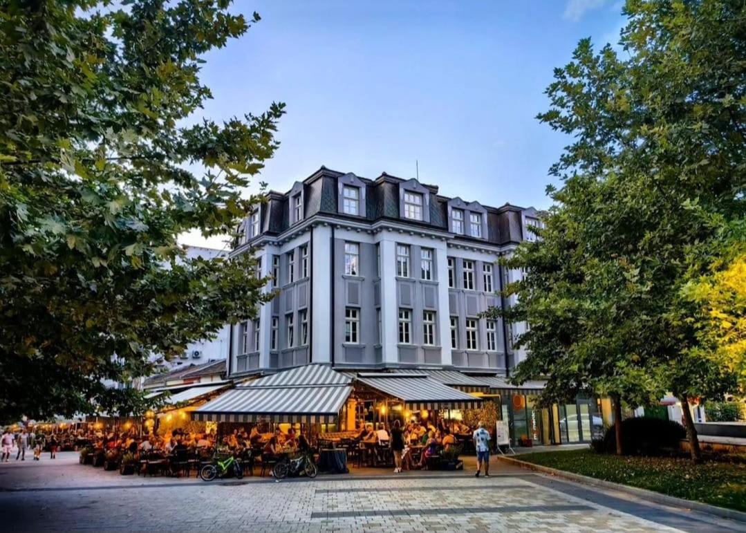 Hotel Splendid Pleven Exterior photo